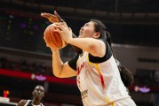 乐鱼体育-统治力！张子宇不到9分钟高效11+5 连续3场上双队内唯一